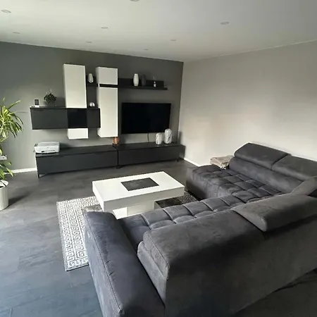 Schoenes Haus Zur Vermieter M Вилла